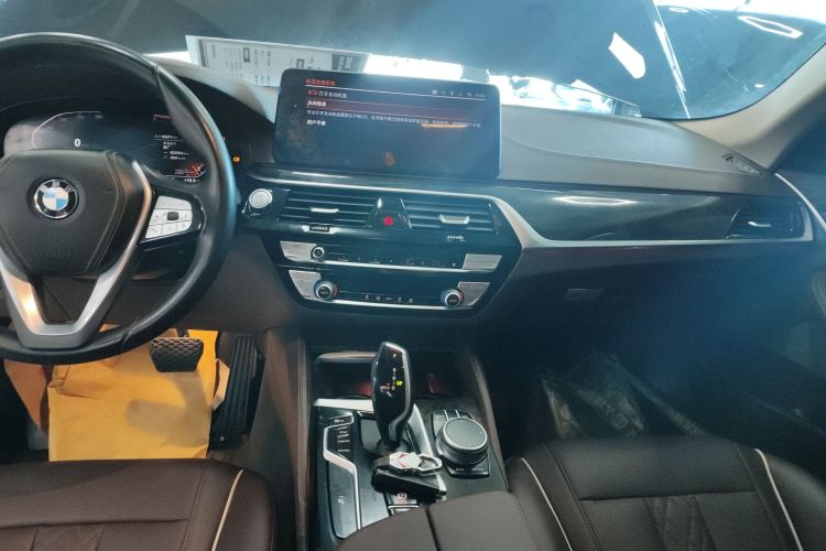 宝马5系 2021款 525Li 豪华套装中控内饰16