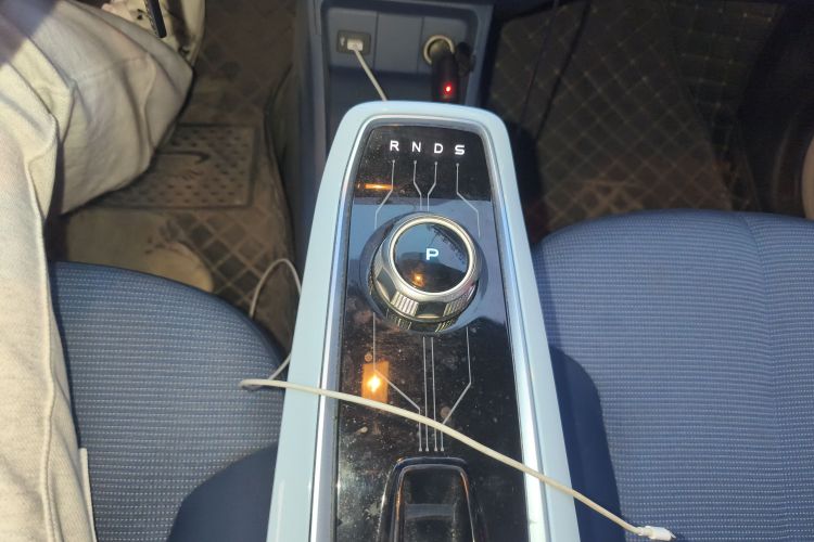 长安欧尚 奔奔E-Star 2022款 赏心版 多彩款 磷酸铁锂中控内饰18