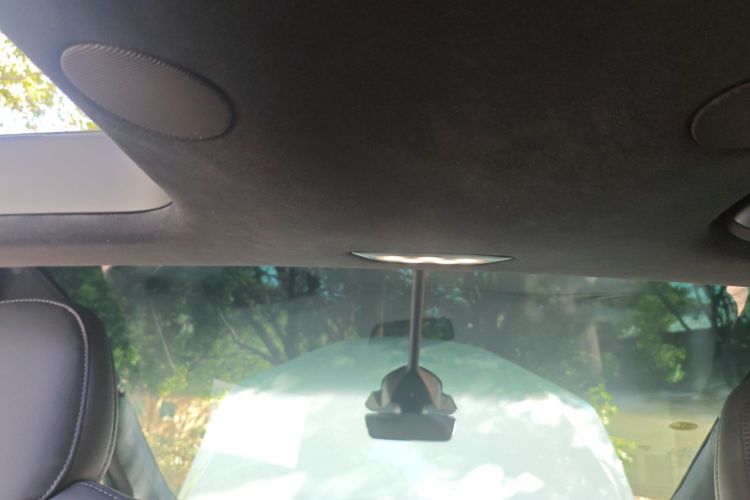 特斯拉 Model X 2023款 双电机全轮驱动版中控内饰22