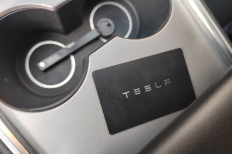 特斯拉 Model 3 2022款 Performance高性能全轮驱动版中控内饰11