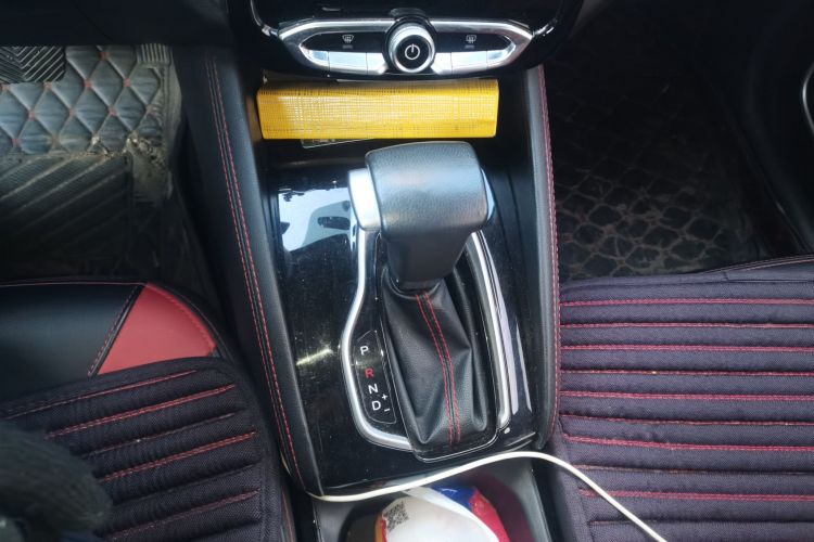 中华V3 2017款 1.5L 自动智能型中控内饰18