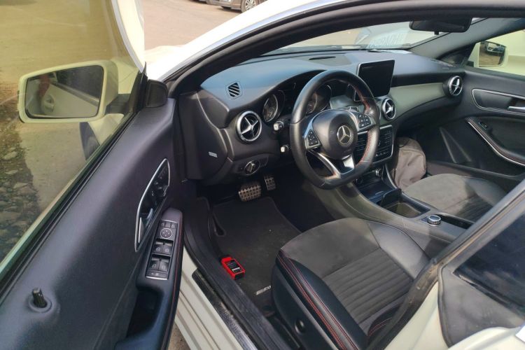 奔驰CLA 2015款 CLA 220 4MATIC中控内饰7003