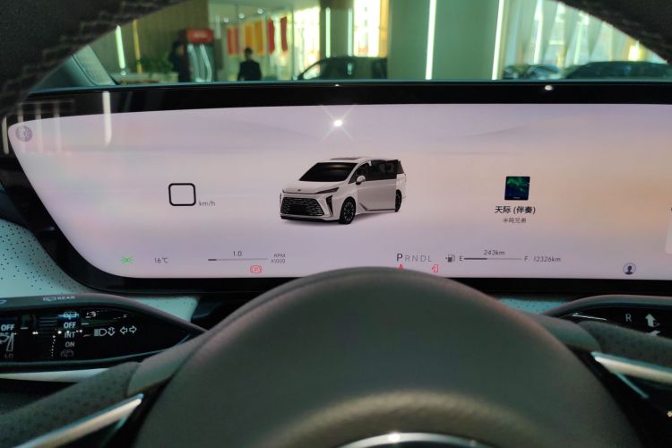 别克GL8 2025款 陆尊 智享版中控内饰14