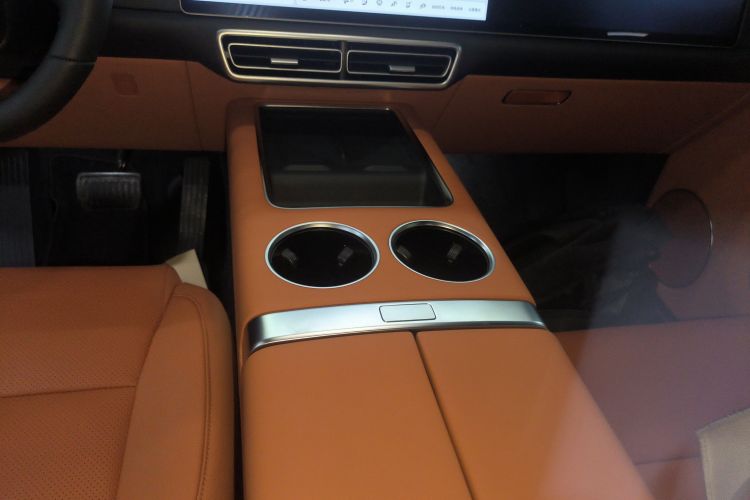 理想汽车 理想L9 2025款 Ultra 智能焕新版中控内饰18