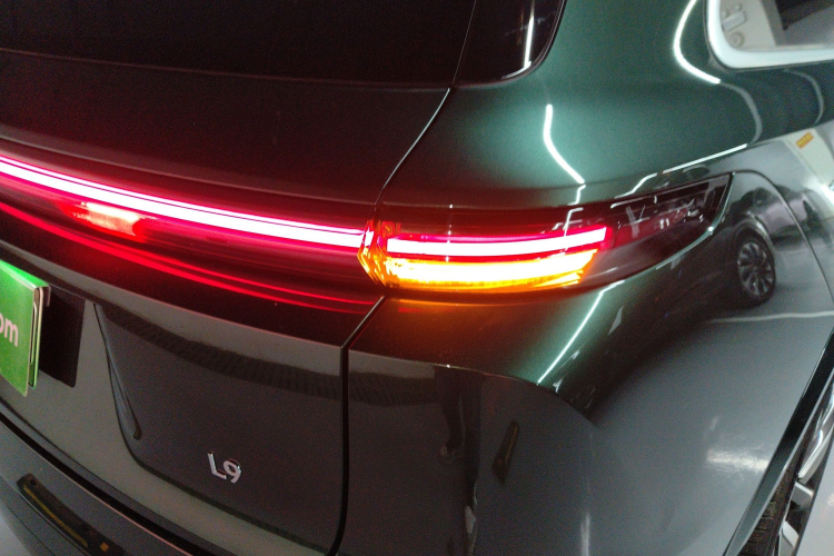 理想汽车 理想L9 2024款 Ultra车身外观9