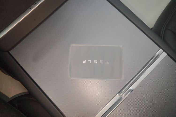 特斯拉 Model Y 2025款 后轮驱动 首发版中控内饰11