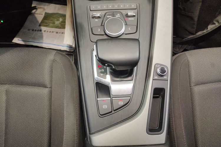 奥迪A4L 2019款 40 TFSI 进取型 国VI局部细节18