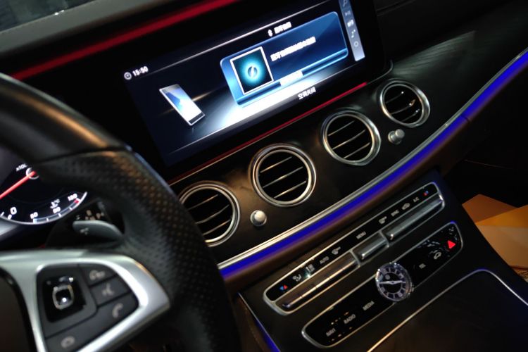 奔驰E级 2016款 E 200 L 运动型局部细节16