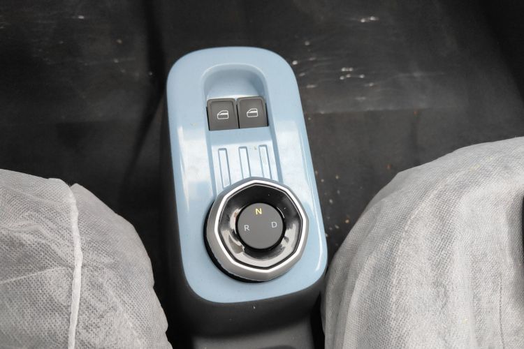 吉利银河 2024款 熊猫mini 200km 耐力熊中控内饰18