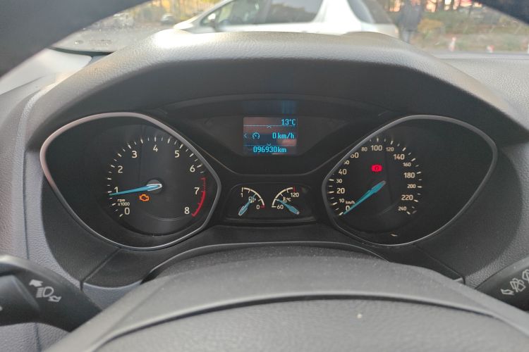 福特 福克斯 2015款 两厢 EcoBoost 125 手动超能风尚型局部细节14