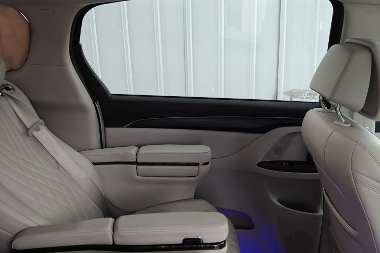 别克GL8 2022款 ES陆尊 653T 舒适型中控内饰7008