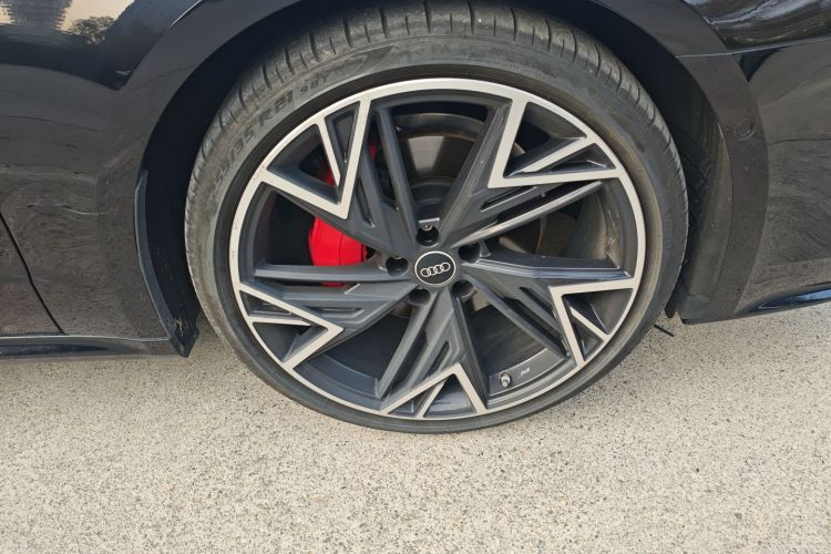 奥迪A7L 2024款 45 TFSI quattro 黑武士版车身外观10