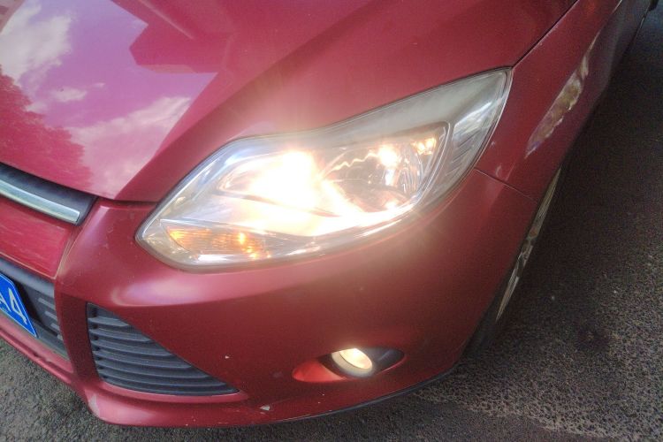 福特 福克斯 2012款 三厢 1.6L 自动舒适型局部细节36