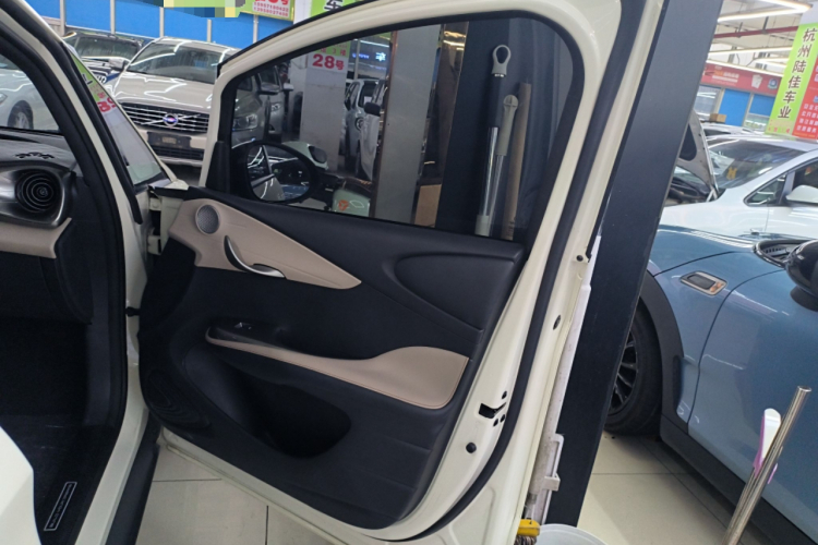 比亚迪 海豚 2023款 420km 时尚版中控内饰42