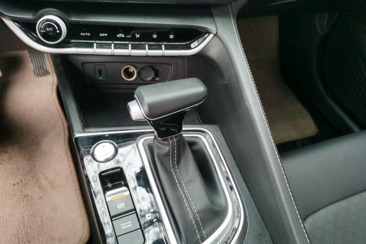 长安 逸动 2020款 PLUS 蓝鲸NE 1.4T GDI DCT尊贵型中控内饰18
