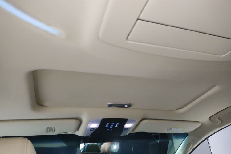 丰田 威尔法 2019款 双擎 2.5L HV尊贵版中控内饰22