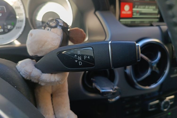 奔驰GLK级 2015款 GLK 260 4MATIC 动感型 极致版中控内饰18