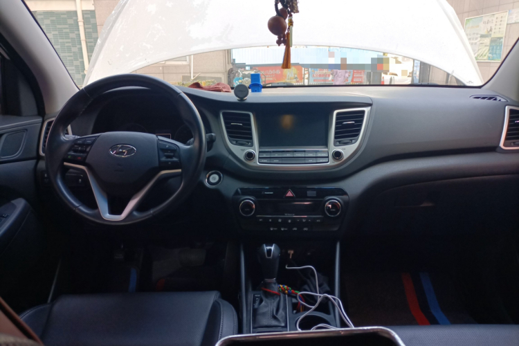 现代 途胜 2018款 1.6T 双离合两驱15周年特别版中控内饰12