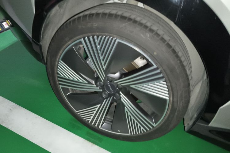 领克08 EM-P 2023款 120km 长续航Halo车身外观6008