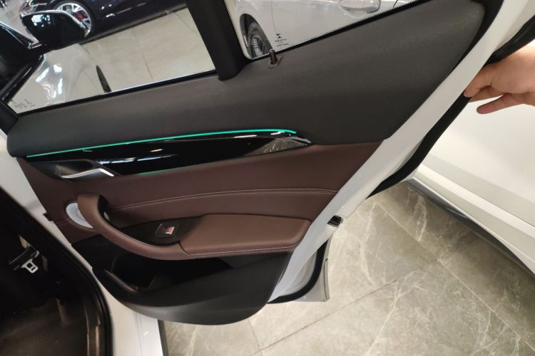 宝马X2 2021款 改款 sDrive25i M运动套装中控内饰7006