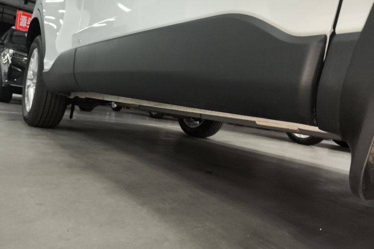 丰田 卡罗拉锐放 2024款 2.0L 先锋版局部细节9001