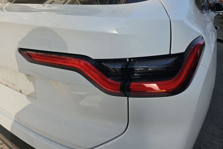 蔚来EC6 2020款 605KM 运动版车身外观9