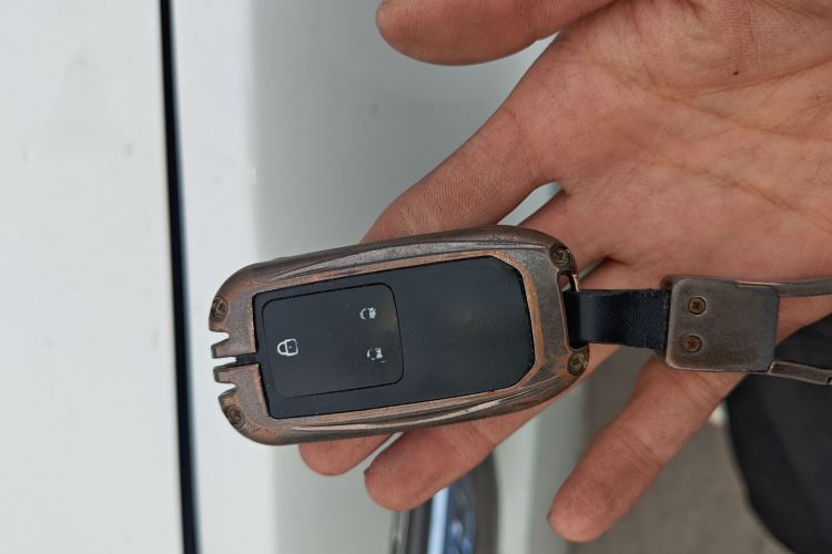 本田 艾力绅 2019款 2.0L 混动豪华版中控内饰7001