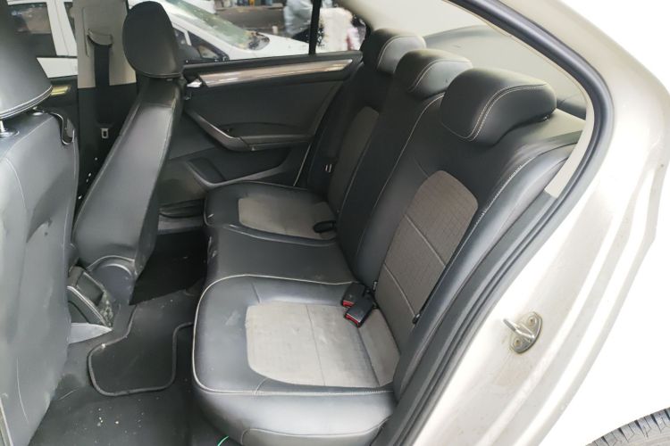 大众 桑塔纳 2016款 1.6L 手动舒适版中控内饰21