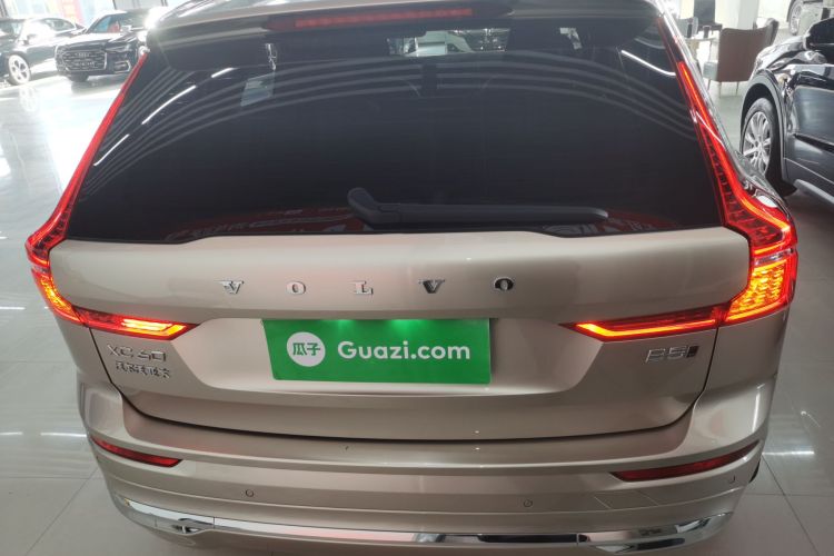 沃尔沃XC60 2024款 B5 四驱智逸豪华版车身外观6