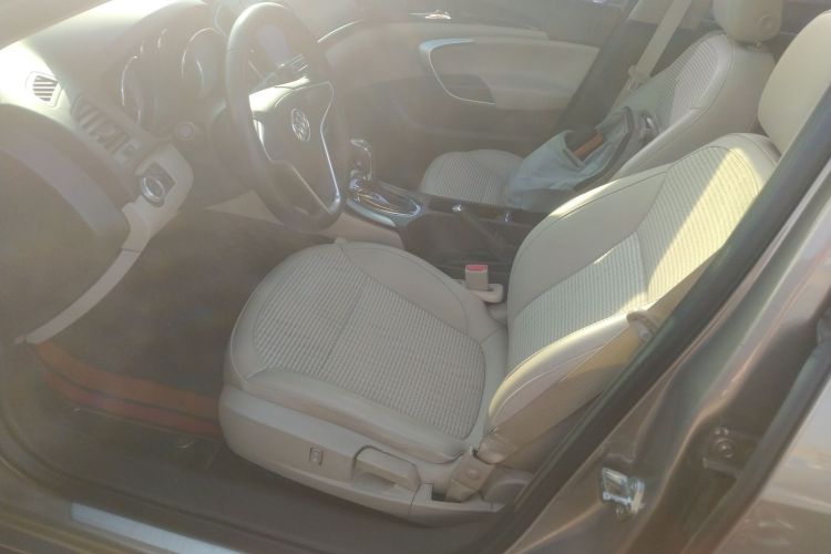 别克 君威 2015款 2.0L 领先时尚型中控内饰19