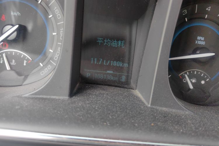 别克GL8 2015款 2.4L 豪华商务尊享版中控内饰15