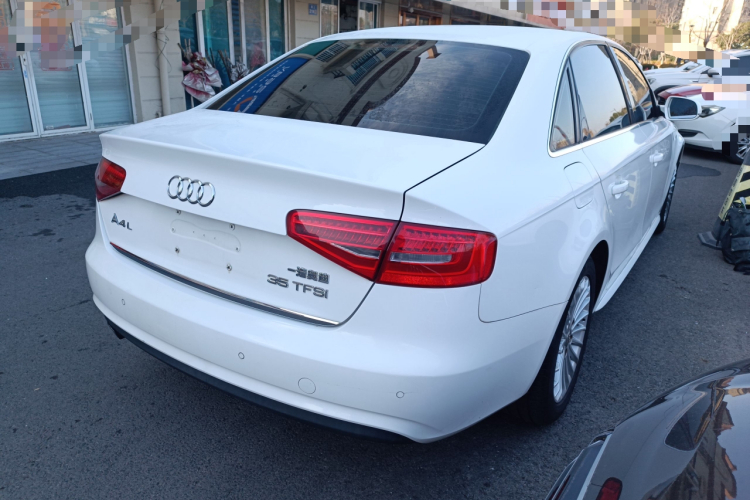 奥迪A4L 2015款 35 TFSI 自动舒适型车身外观7