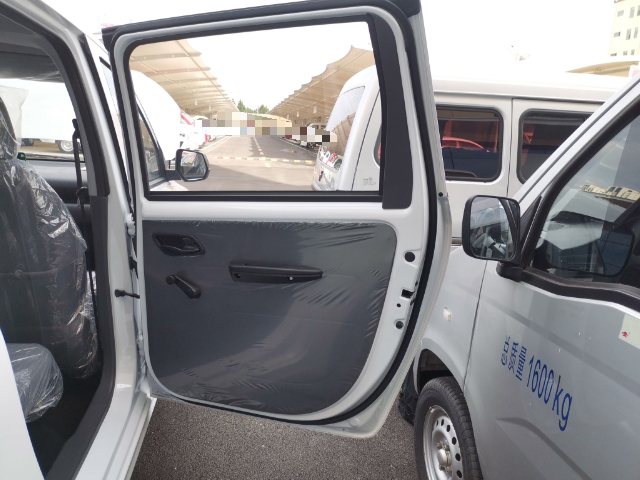 五菱汽车 五菱宏光新能源 2024款 纯电版 300KM 标准型