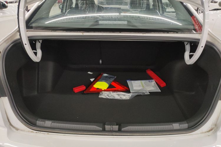 大众 宝来 2025款 200TSI DSG悦行PRO版机舱底盘23