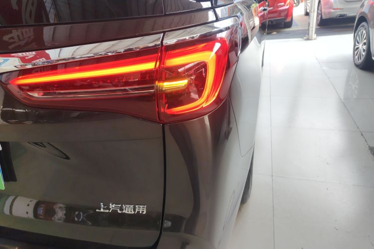 别克GL8 2020款 ES陆尊 653T 尊享型车身外观9