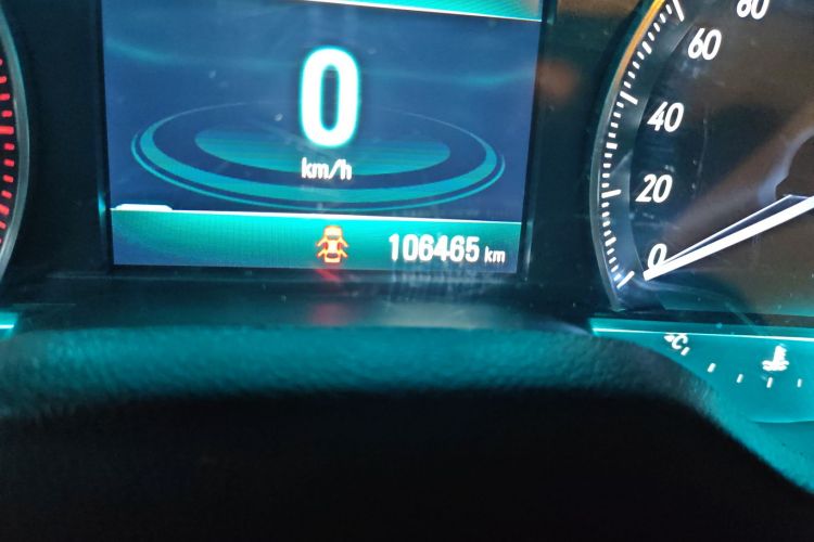 别克 英朗 2016款 15N 手动豪华型中控内饰15