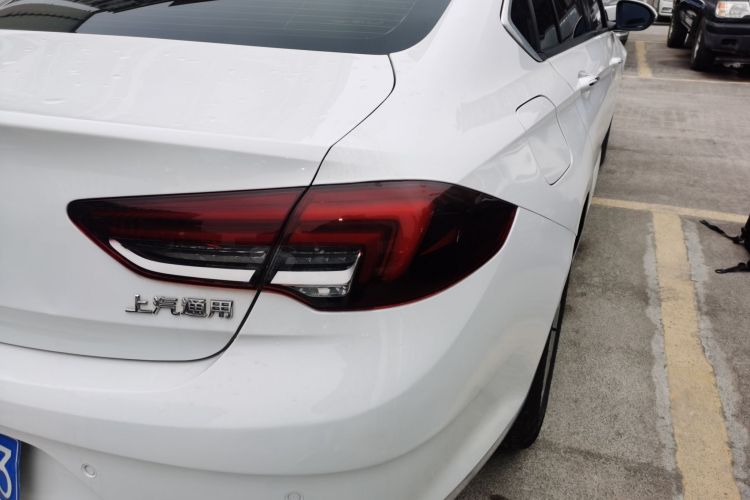 别克 君威 2020款 552T 精英型车身外观9