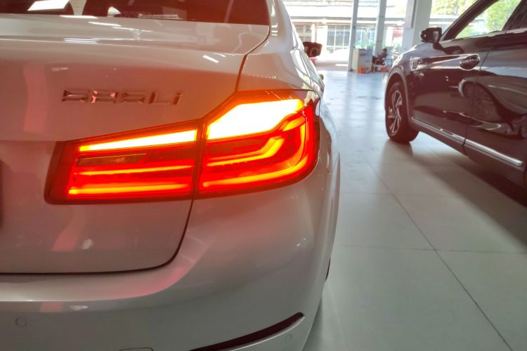 宝马5系 2020款 525Li 豪华套装车身外观6001