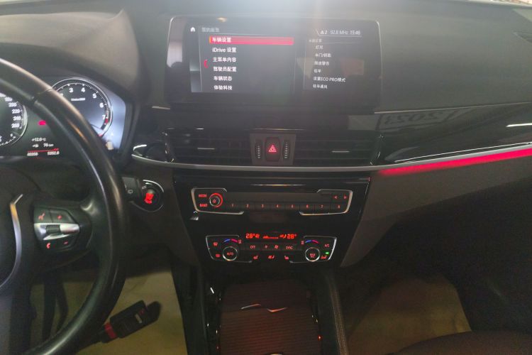 宝马X1 2022款 sDrive20Li 尊享型中控内饰16