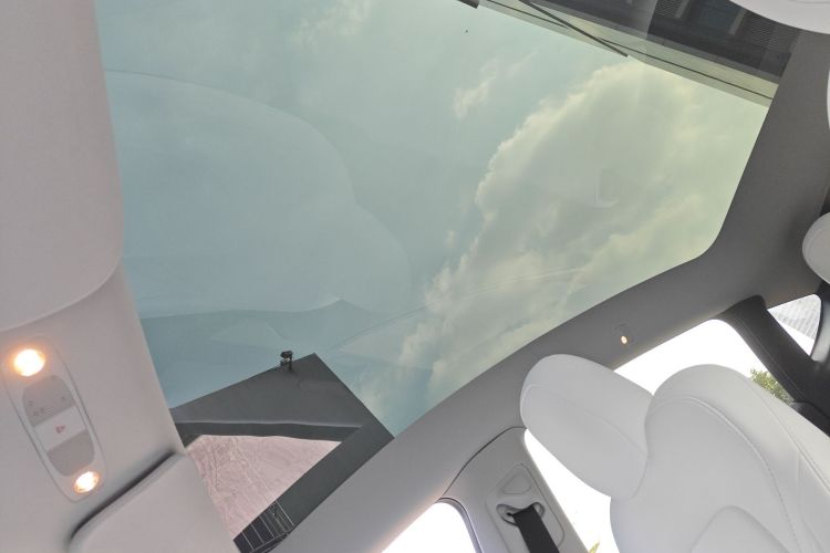 特斯拉 Model Y 2022款 长续航全轮驱动版中控内饰22