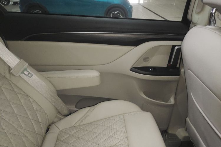 别克GL8 2023款 ES陆尊 舒适型中控内饰49