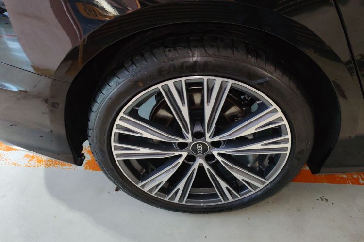 奥迪A6L 2026款 45 TFSI 臻选动感型车身外观6008