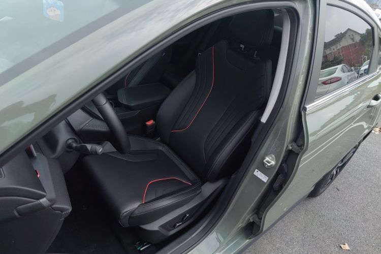 吉利汽车 2022款 缤瑞COOL 1.5T DCT电掣版中控内饰19