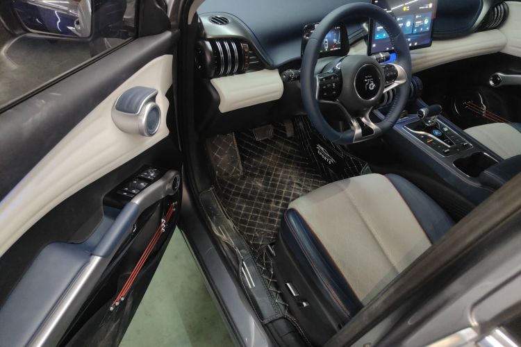 比亚迪 元PLUS 2022款 510KM 旗舰型中控内饰7003