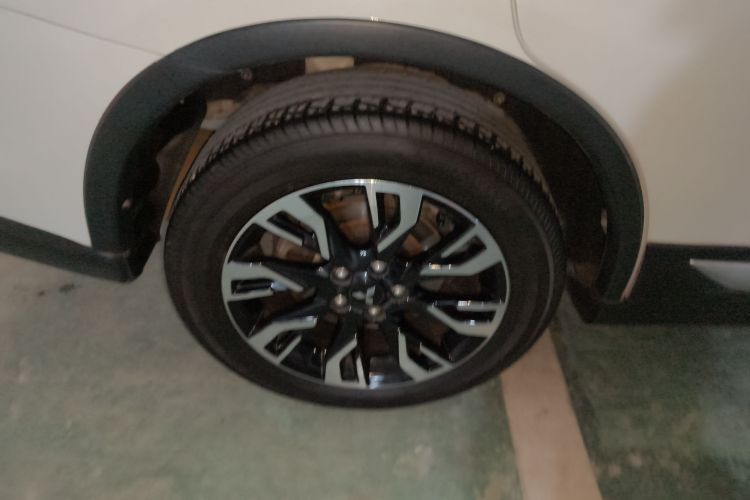 三菱 欧蓝德 2020款 2.4L 四驱致享版 7座车身外观6008