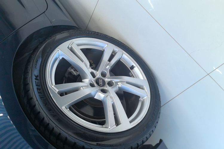 奥迪A7L 2022款 45 TFSI S-line 筑梦未来版车身外观6008