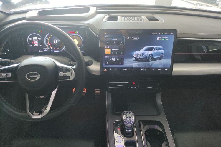 广汽传祺 传祺GS8 2022款 领航系列 2.0TGDI 两驱尊贵版（七座）中控内饰16