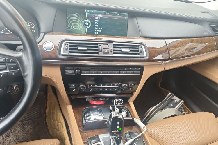 宝马7系 2010款 760Li中控内饰16