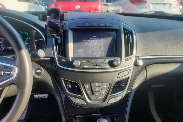 别克 君威 2015款 1.6T 精英技术型中控内饰16