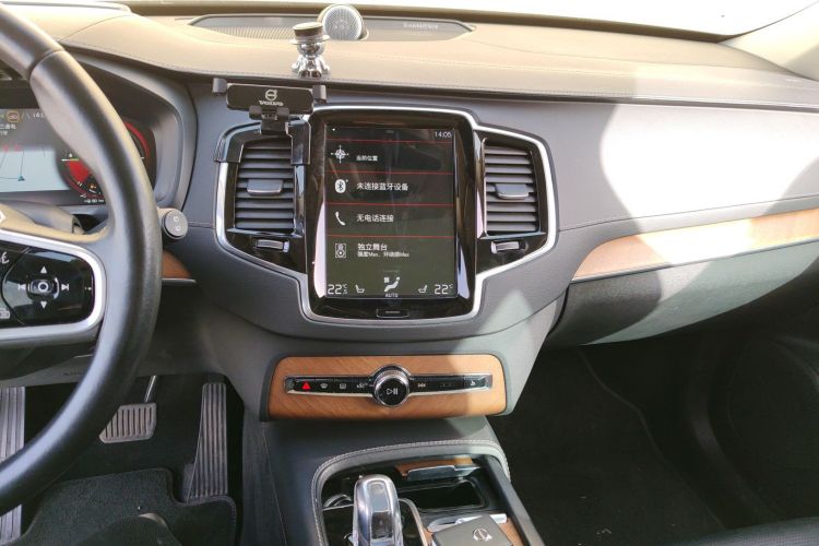 沃尔沃XC90新能源 2018款 E驱混动 T8 智尊版 7座中控内饰16